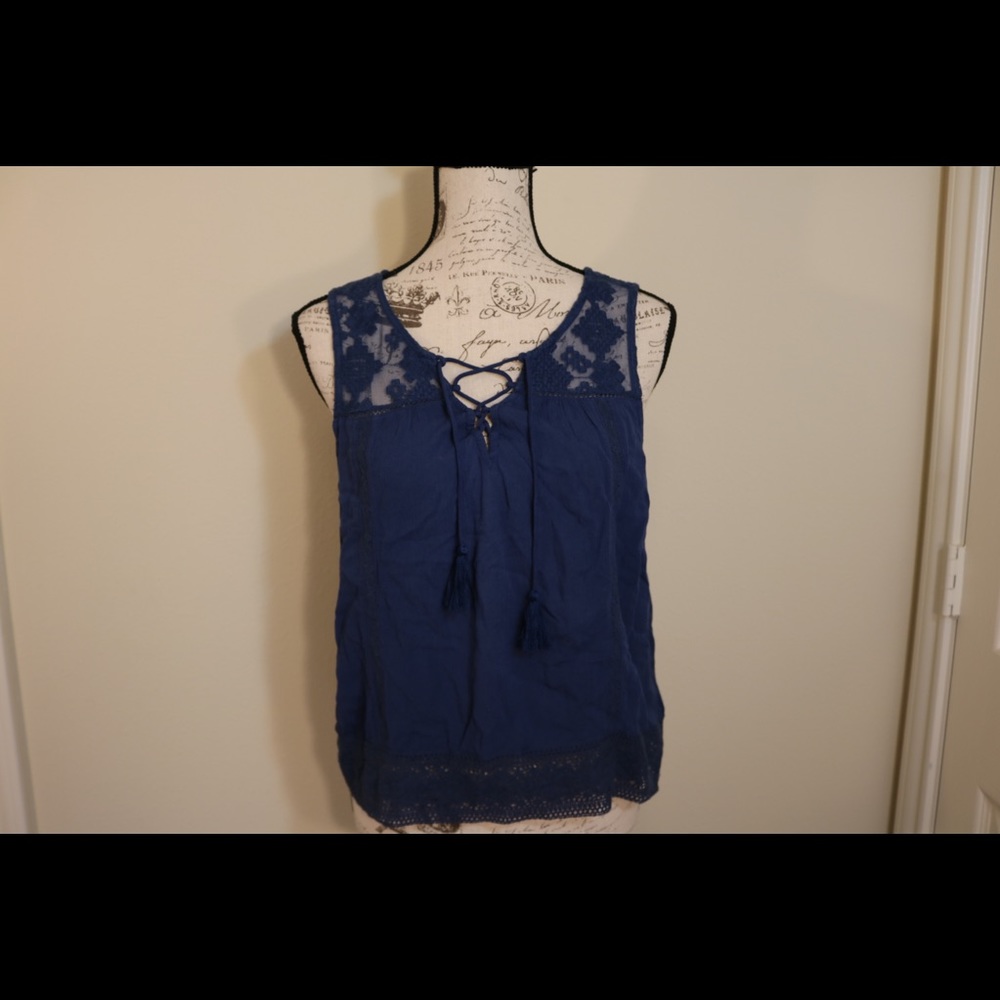 New with tags mesh crotchet smock lace up tank top
